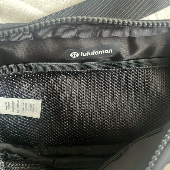 Lululemon belt bag - Picture 3 of 4